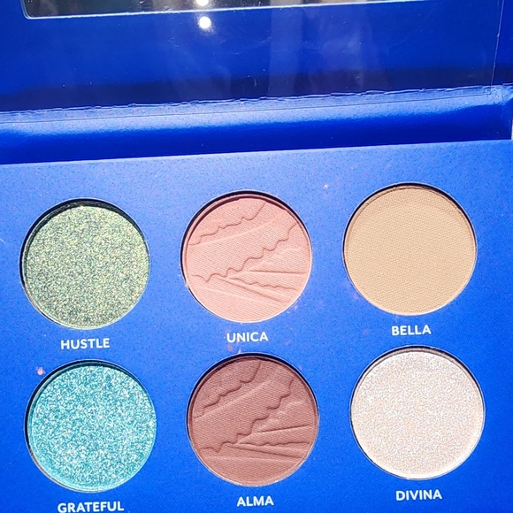 Tresluce Beauty I am Alma Eyeshadow Palette & Reusable Lashes Set New NIB - Picture 5 of 8